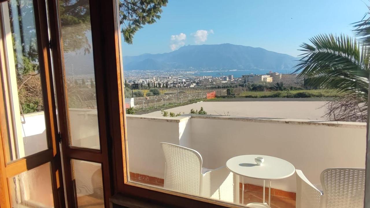 B&B Il Giardino Di Villa Anna Trecase ภายนอก รูปภาพ