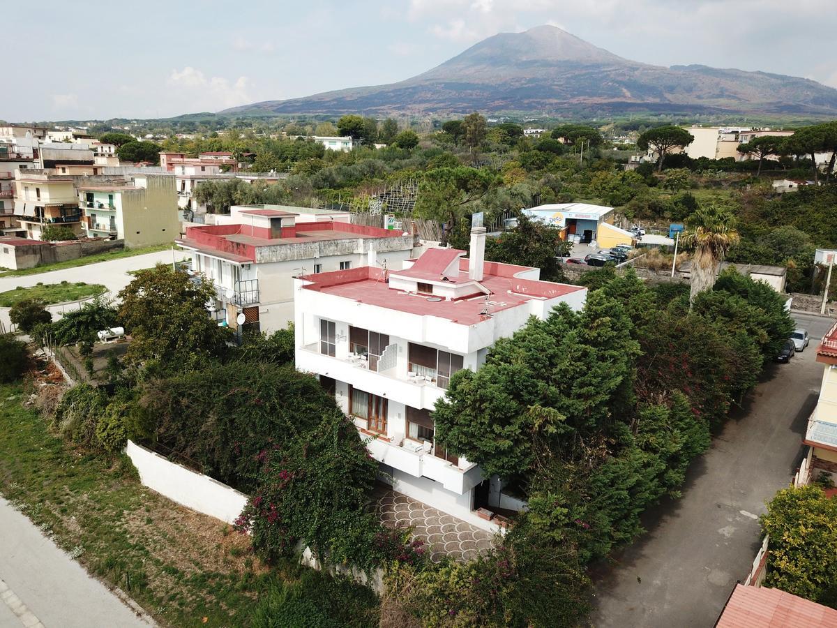 B&B Il Giardino Di Villa Anna Trecase ภายนอก รูปภาพ