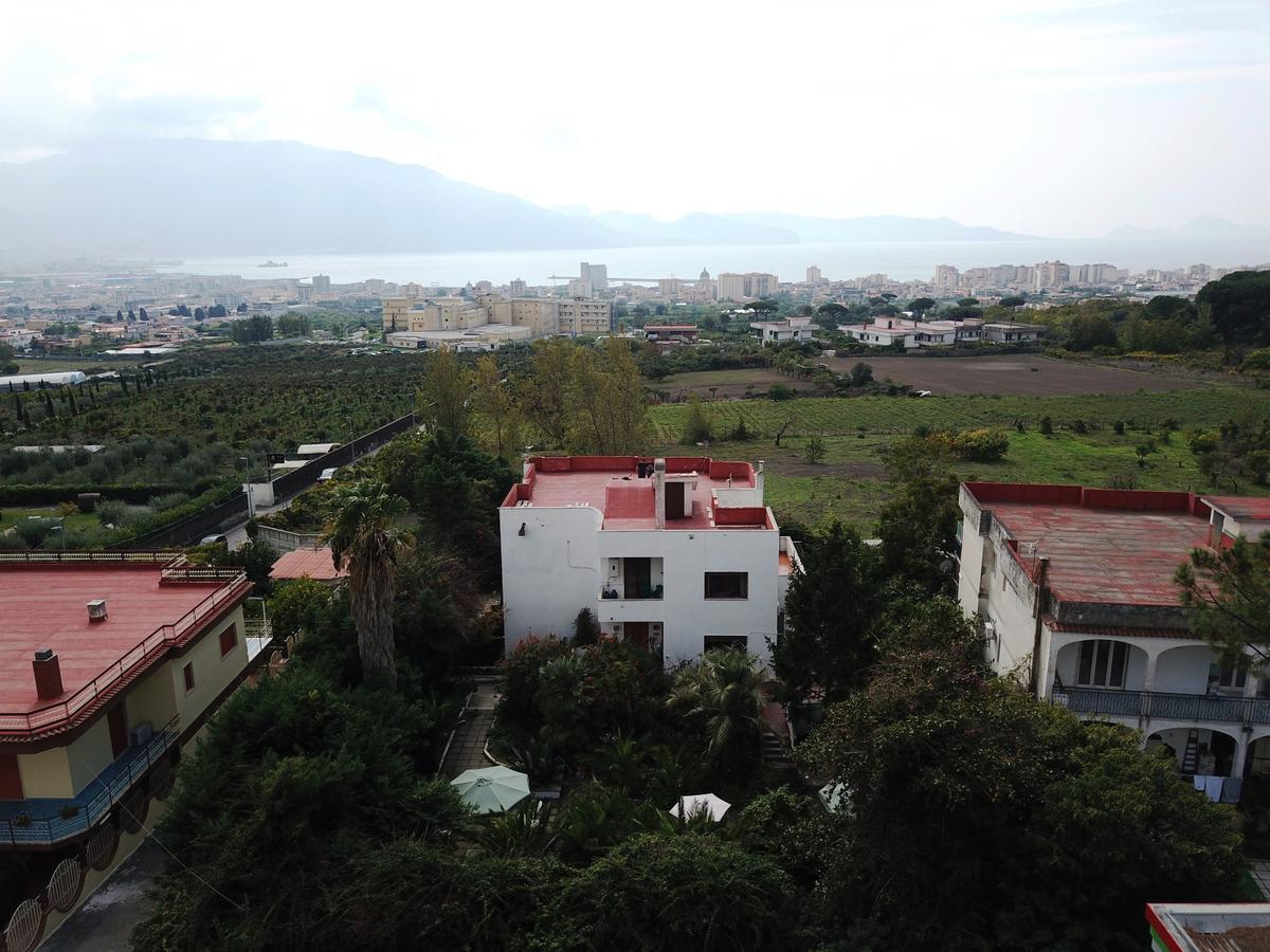 B&B Il Giardino Di Villa Anna Trecase ภายนอก รูปภาพ